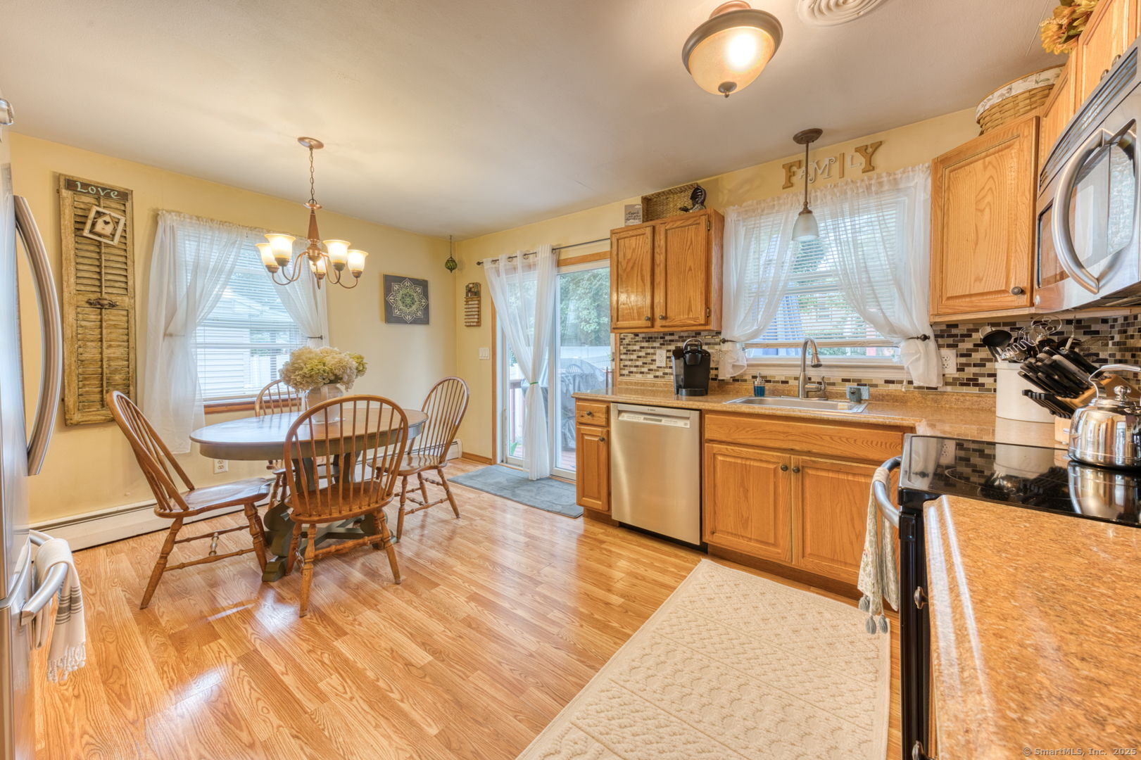 78 Edgecomb Street Hamden, CT 06517 - Photo 12 of 40