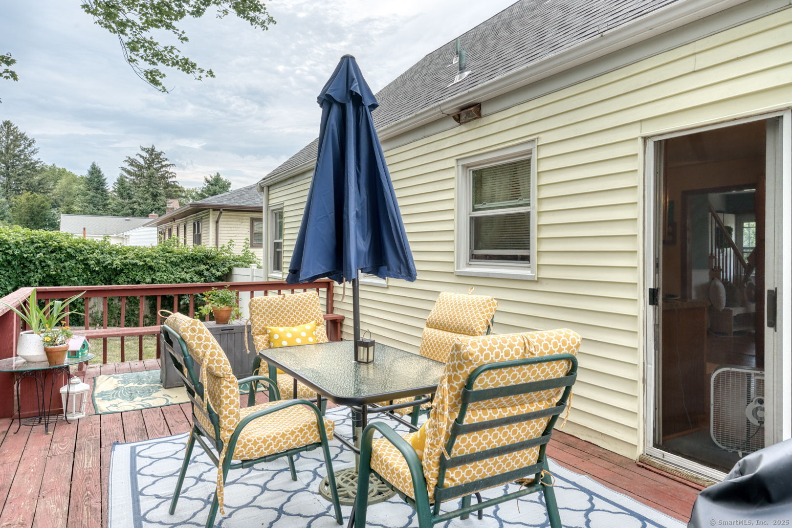 78 Edgecomb Street Hamden, CT 06517 - Photo 2 of 40