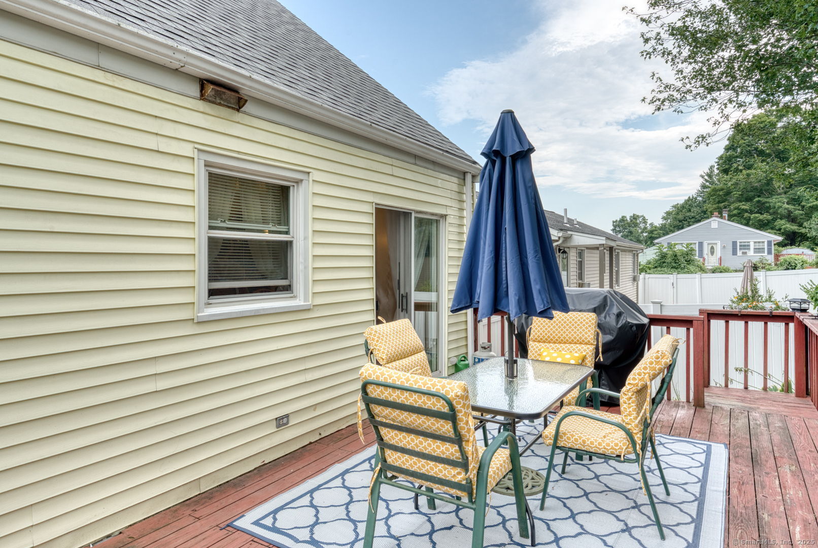 78 Edgecomb Street Hamden, CT 06517 - Photo 3 of 40