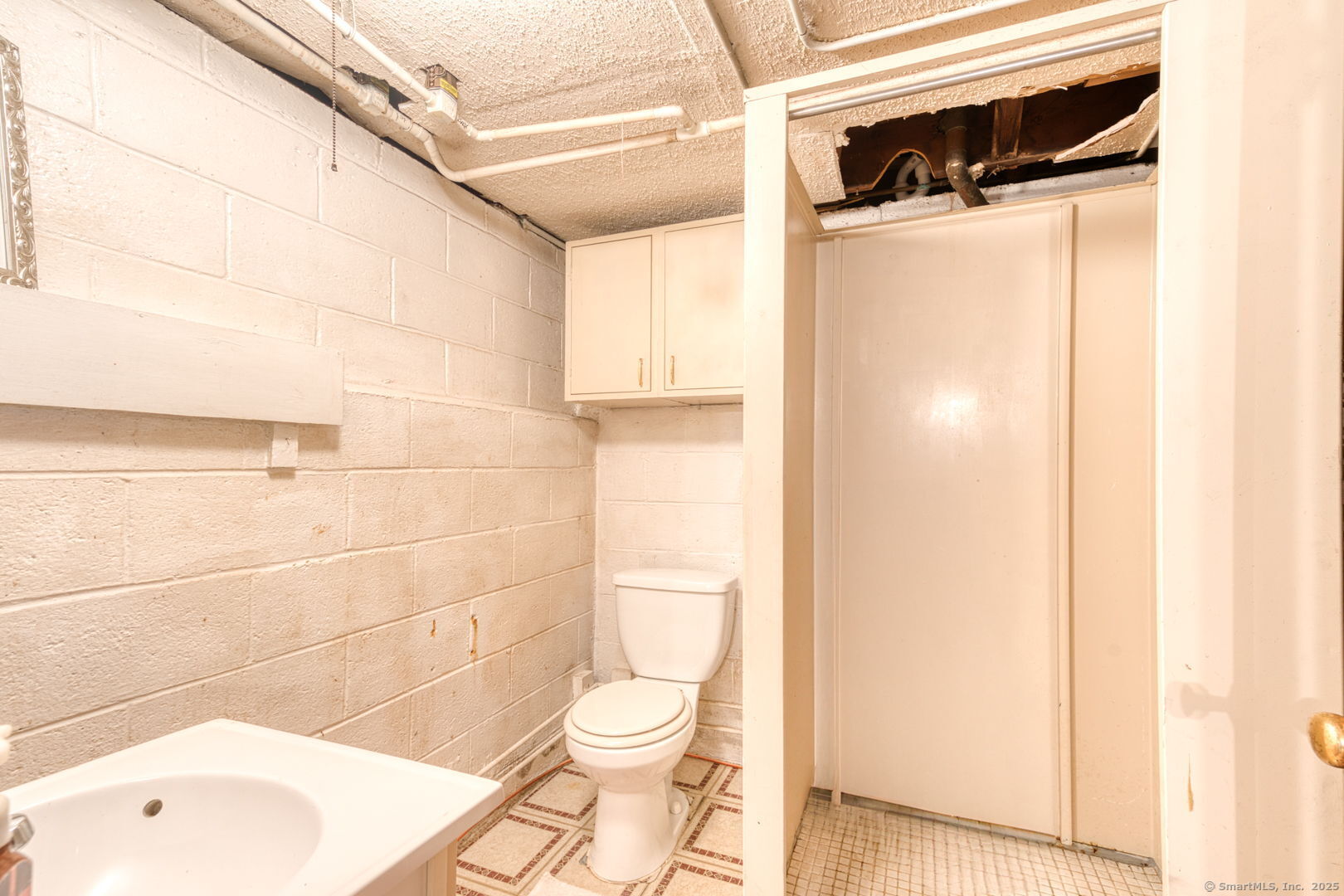 78 Edgecomb Street Hamden, CT 06517 - Photo 34 of 40