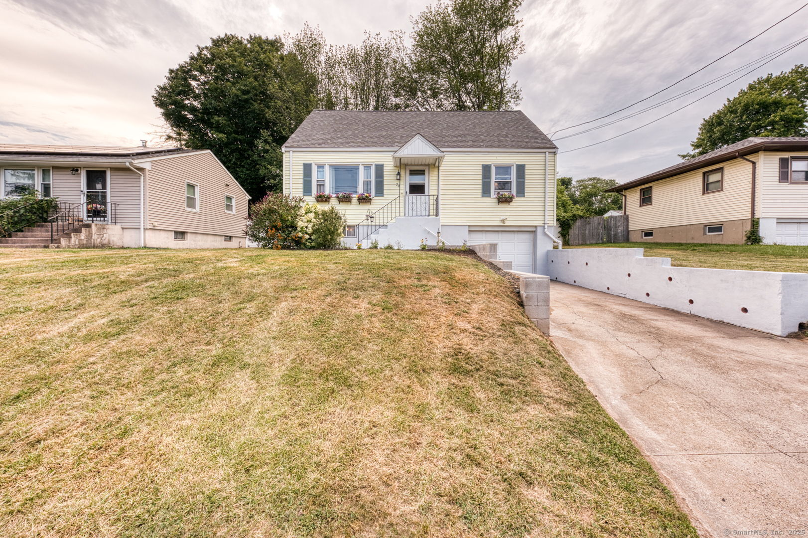 78 Edgecomb Street Hamden, CT 06517 - Photo 5 of 40