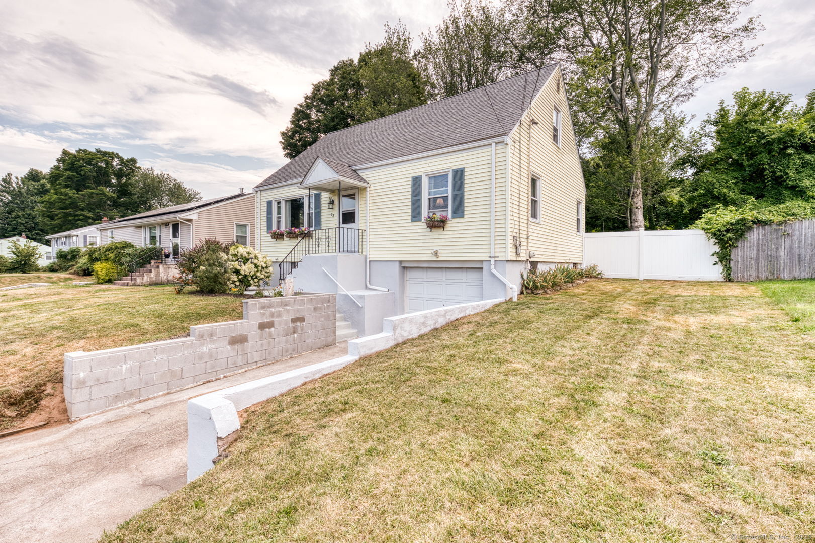 78 Edgecomb Street Hamden, CT 06517 - Photo 6 of 40