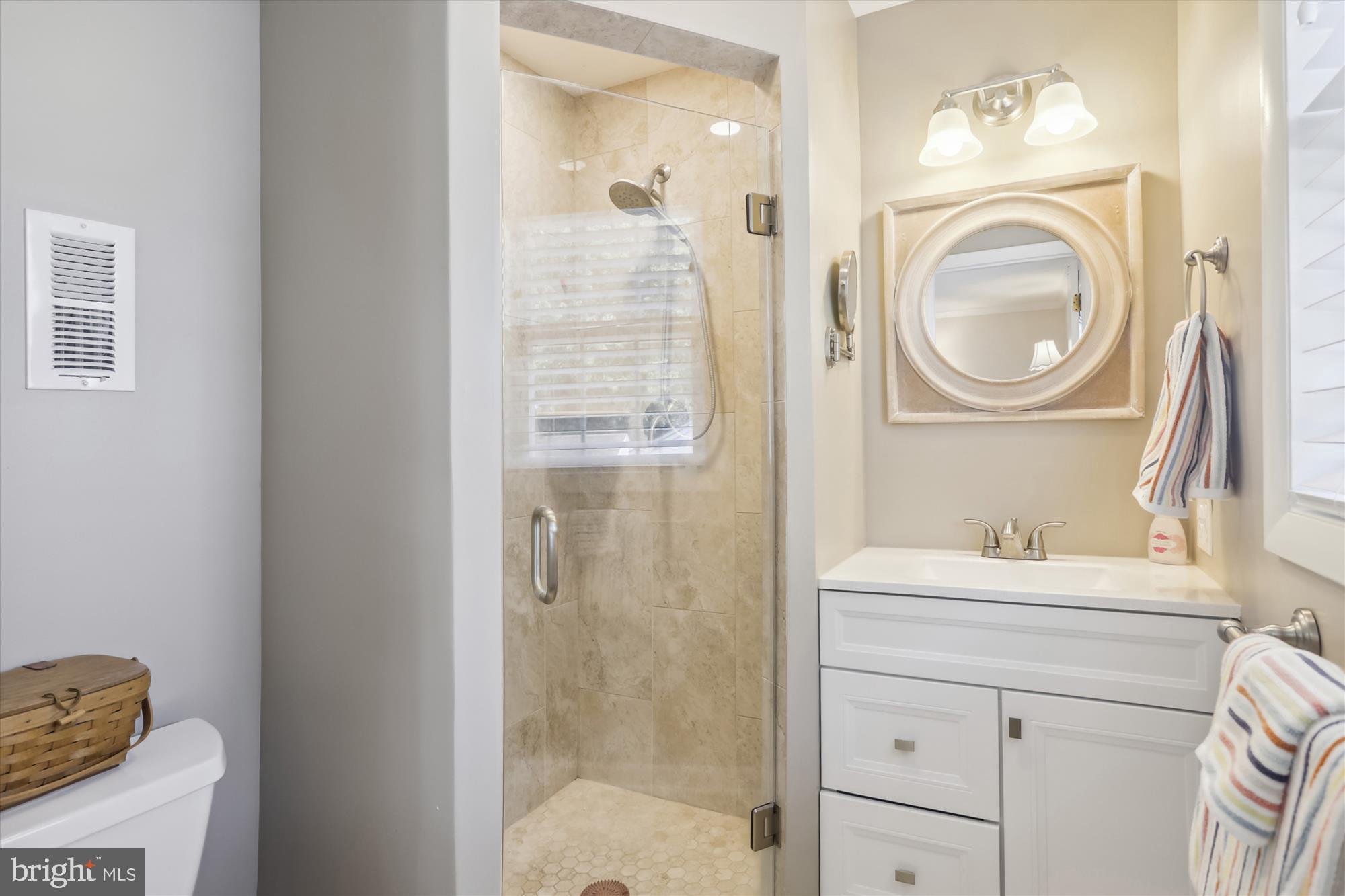 235 Farragut Road Annapolis, MD 21401 - Photo 22 of 37 Primary Bath