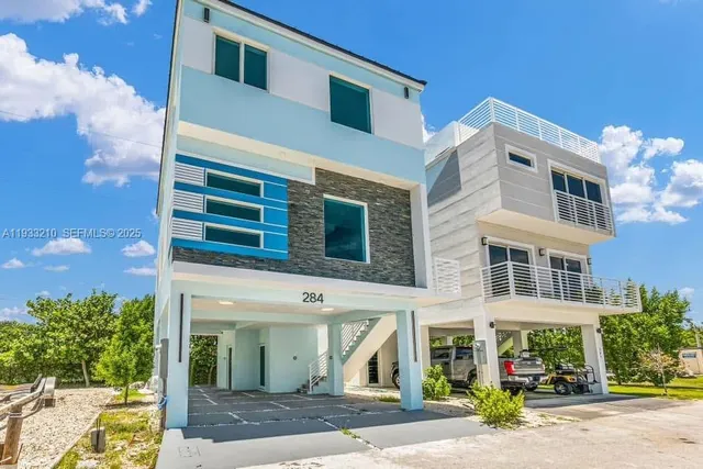 $949,000 | 94825 94825th, Key Largo, FL 33037