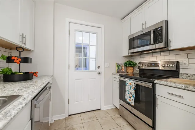 $250,000 | 95 Mayville Lane, Irondequoit, NY 14617