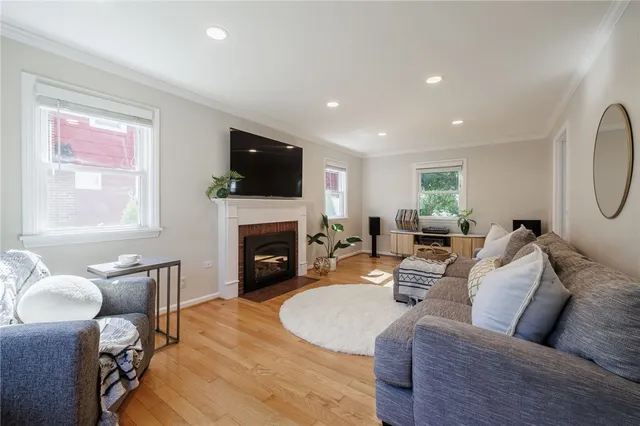 $250,000 | 95 Mayville Lane, Irondequoit, NY 14617