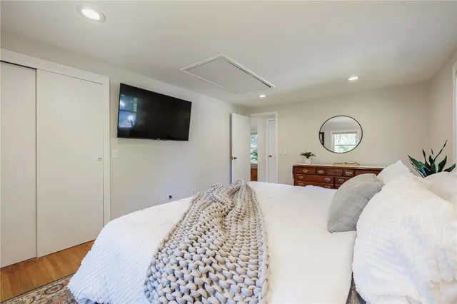 $250,000 | 95 Mayville Lane, Irondequoit, NY 14617