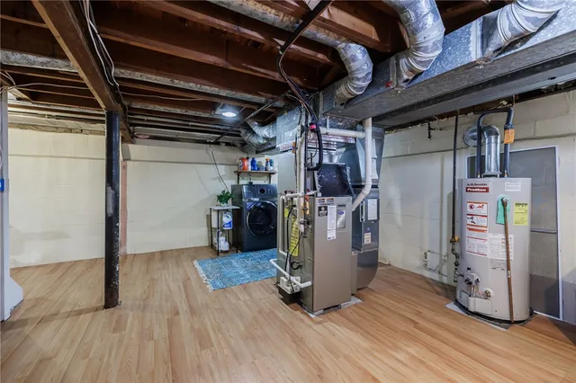 $250,000 | 95 Mayville Lane, Irondequoit, NY 14617