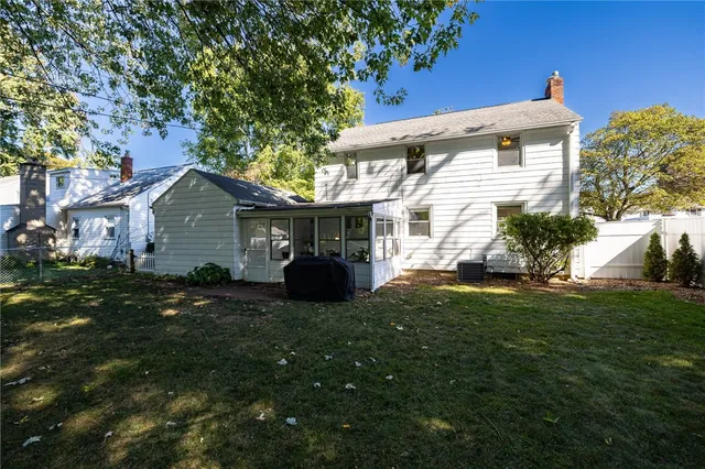 $250,000 | 95 Mayville Lane, Irondequoit, NY 14617