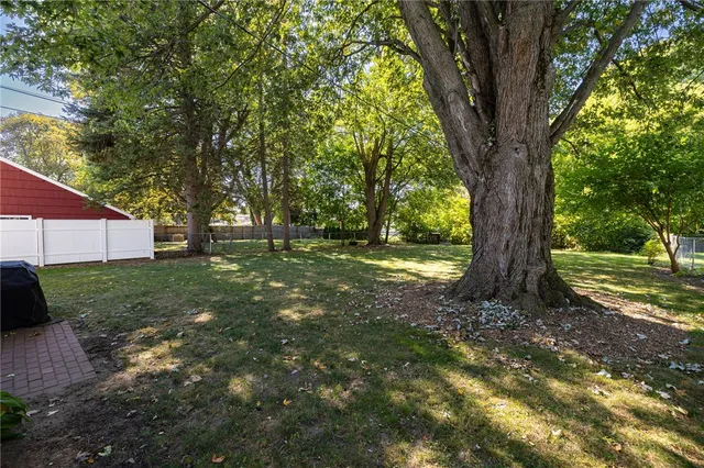 $250,000 | 95 Mayville Lane, Irondequoit, NY 14617