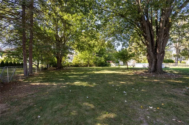 $250,000 | 95 Mayville Lane, Irondequoit, NY 14617