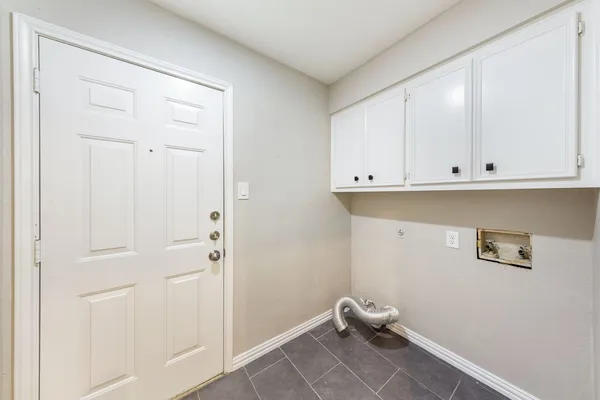 $2,500 | 4404 Travis Country Circle, Unit C3, Austin, TX 78735