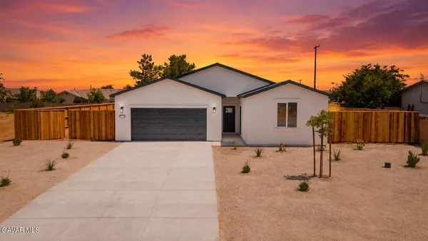 $379,900 | 8837 Holly Avenue, California City, CA 93505