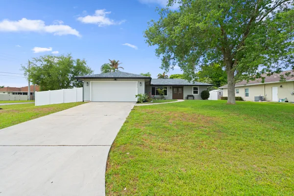 $3,100 | 3238 Southwest Constellation Road, Port St. Lucie, FL 34953