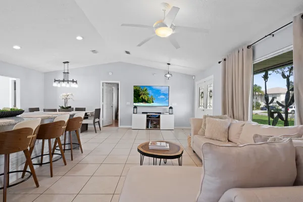 $3,100 | 3238 Southwest Constellation Road, Port St. Lucie, FL 34953