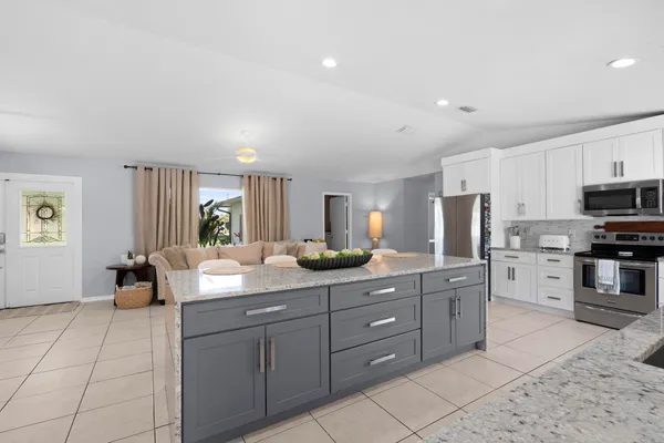 $3,100 | 3238 Southwest Constellation Road, Port St. Lucie, FL 34953