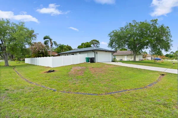 $3,100 | 3238 Southwest Constellation Road, Port St. Lucie, FL 34953