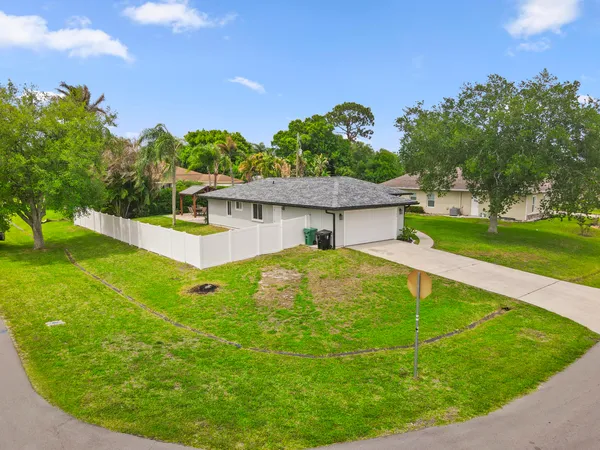 $3,100 | 3238 Southwest Constellation Road, Port St. Lucie, FL 34953
