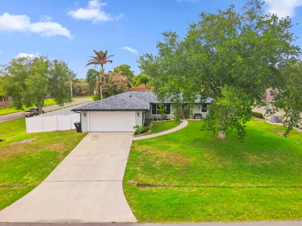 $3,100 | 3238 Southwest Constellation Road, Port St. Lucie, FL 34953