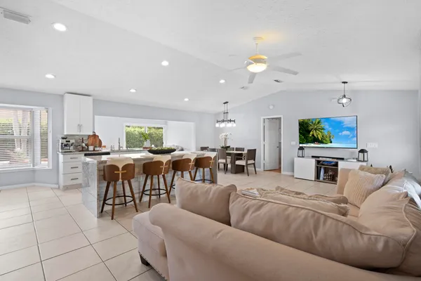 $3,100 | 3238 Southwest Constellation Road, Port St. Lucie, FL 34953