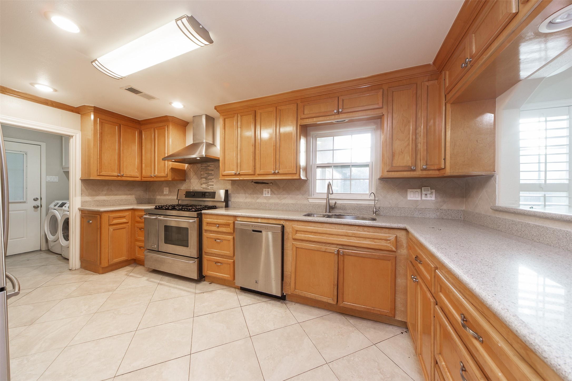 3023 Conway Street Houston, TX 77025 - Photo 11 of 25