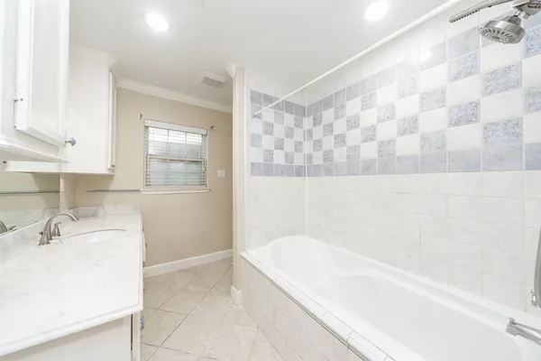 $2,400 | 3023 Conway Street, Houston, TX 77025