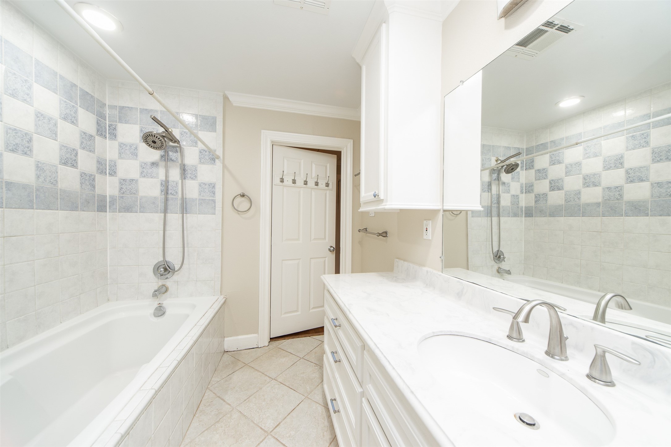 3023 Conway Street Houston, TX 77025 - Photo 18 of 25