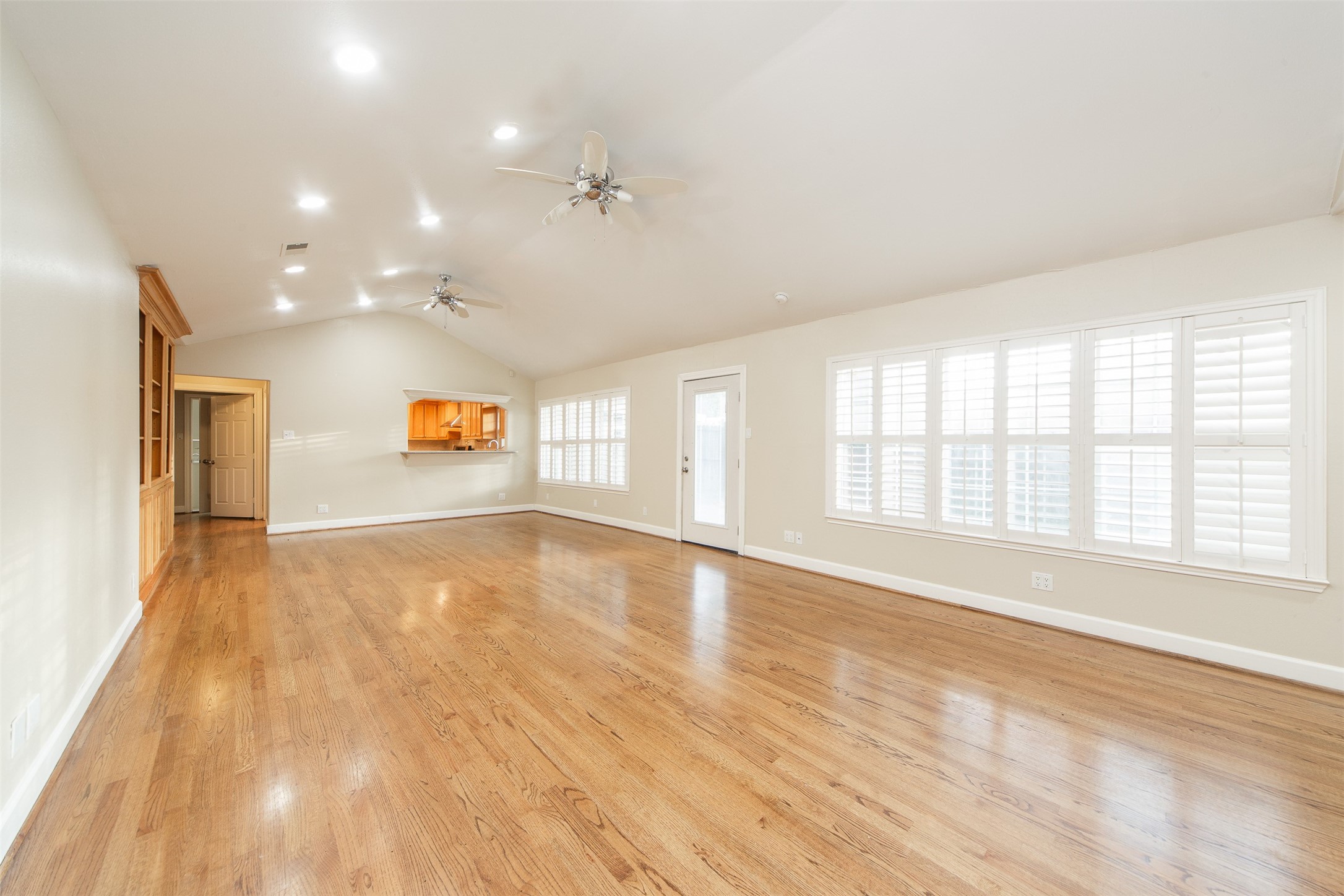 3023 Conway Street Houston, TX 77025 - Photo 7 of 25