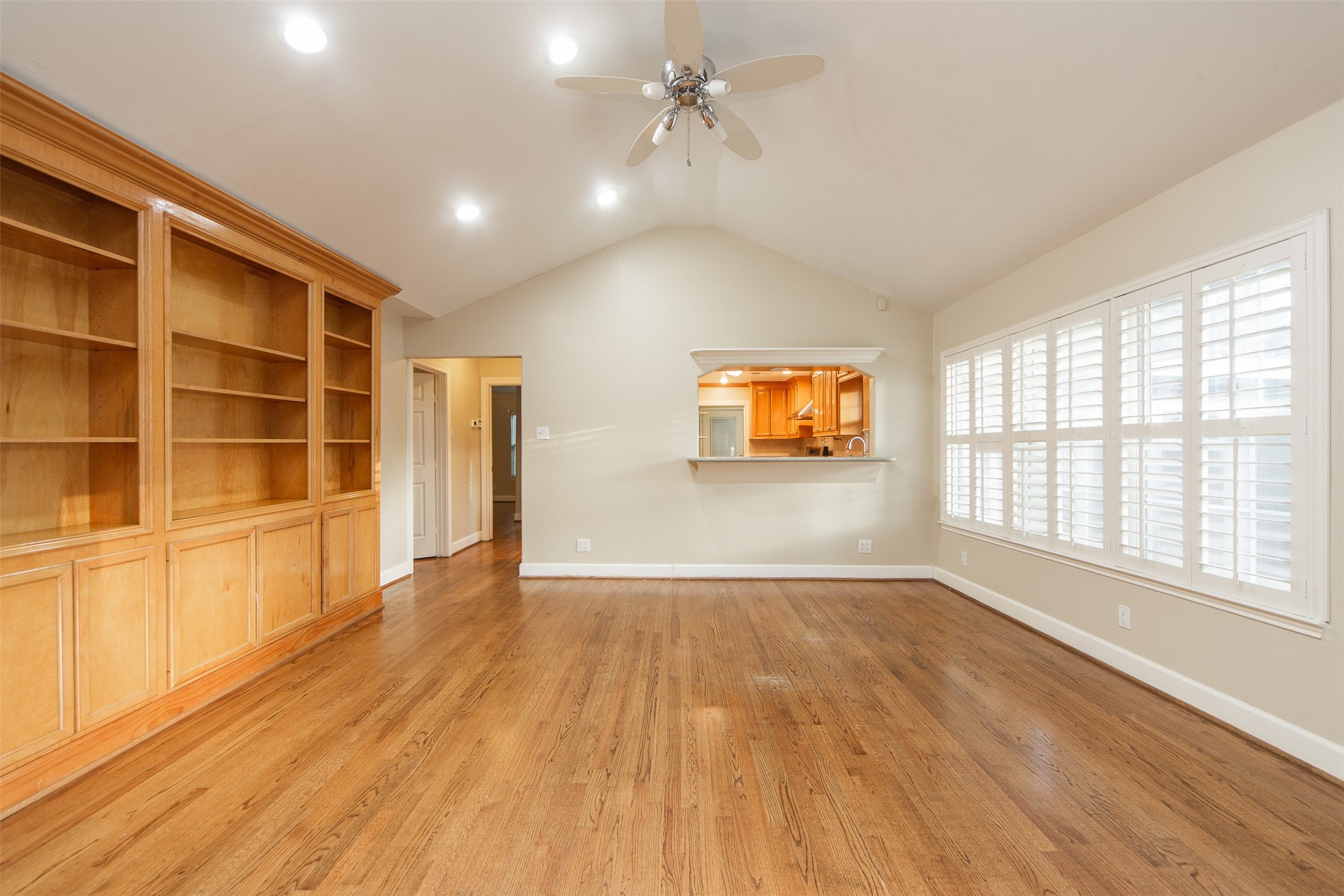 3023 Conway Street Houston, TX 77025 - Photo 8 of 25