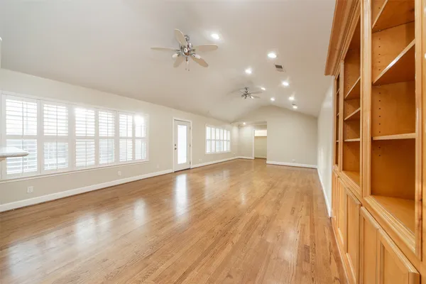 $2,400 | 3023 Conway Street, Houston, TX 77025