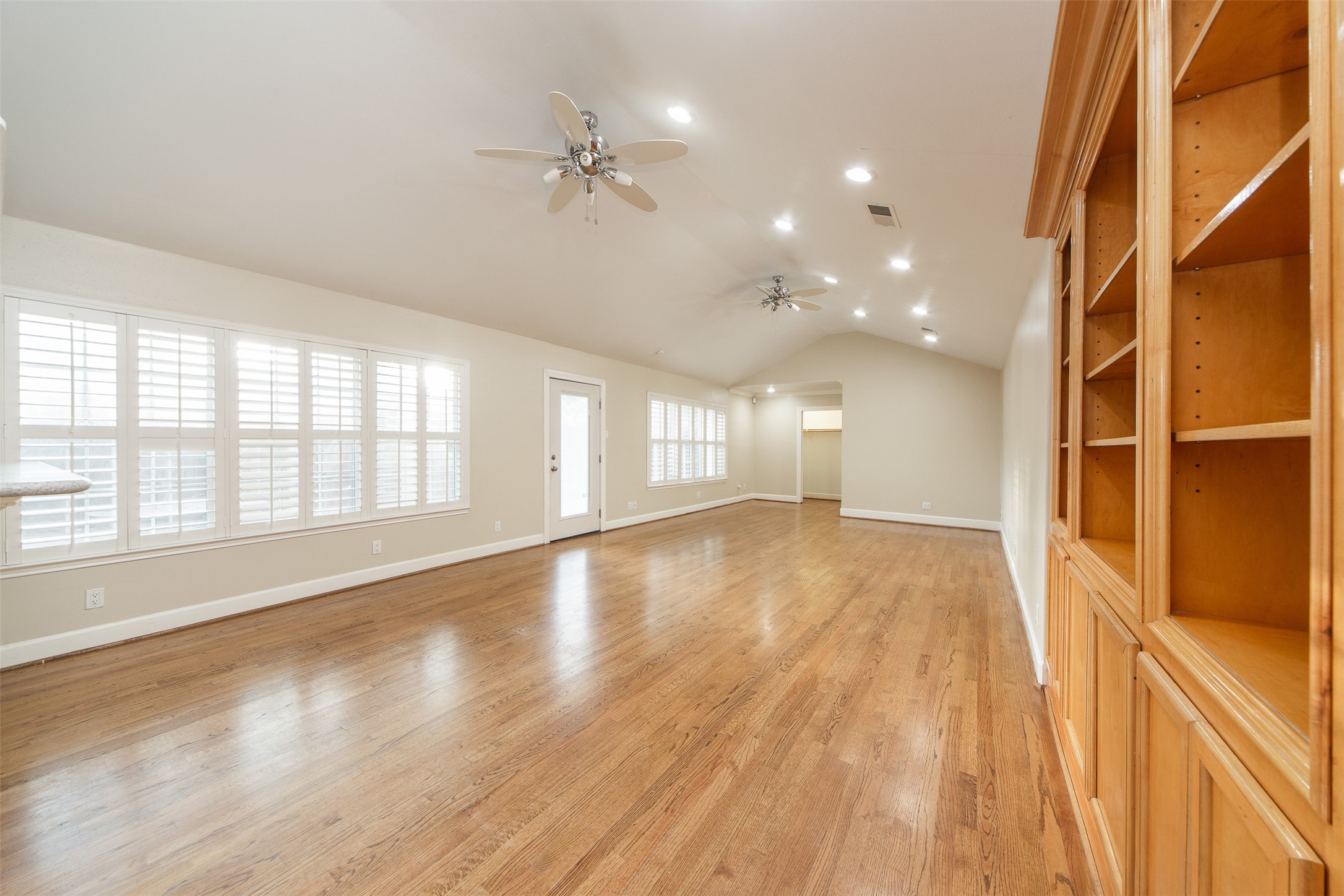 3023 Conway Street Houston, TX 77025 - Photo 9 of 25