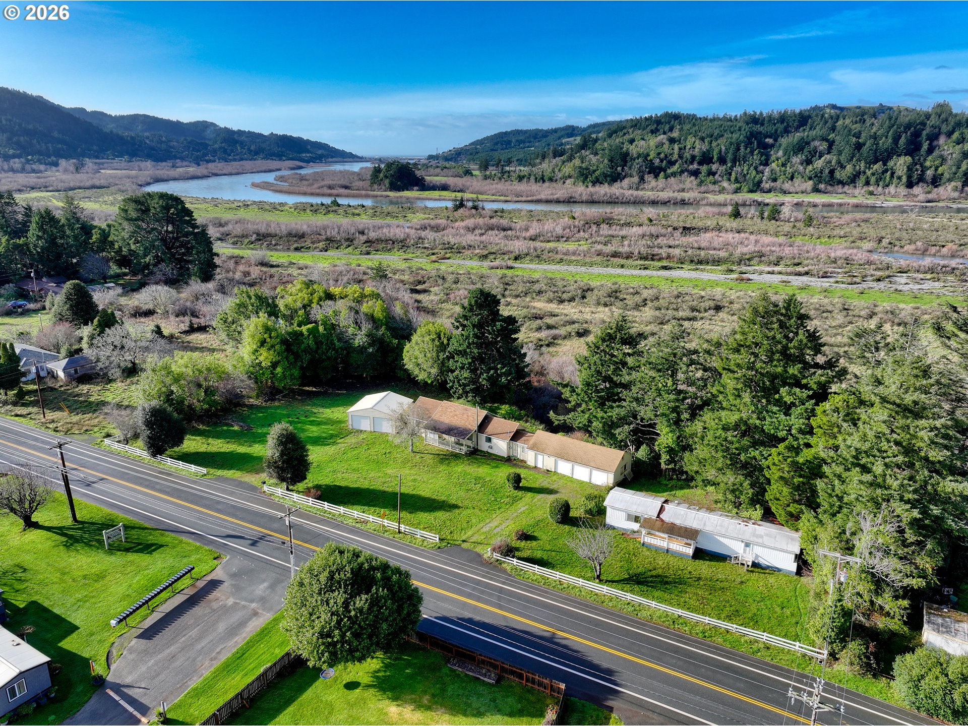 95707 Jerry's Flat Road Gold Beach, OR 97444 - Photo 5 of 46