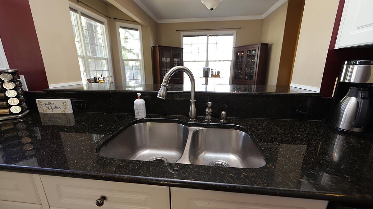 7652 Astoria Place Raleigh, NC 27612 - Photo 6 of 22 Kitchen