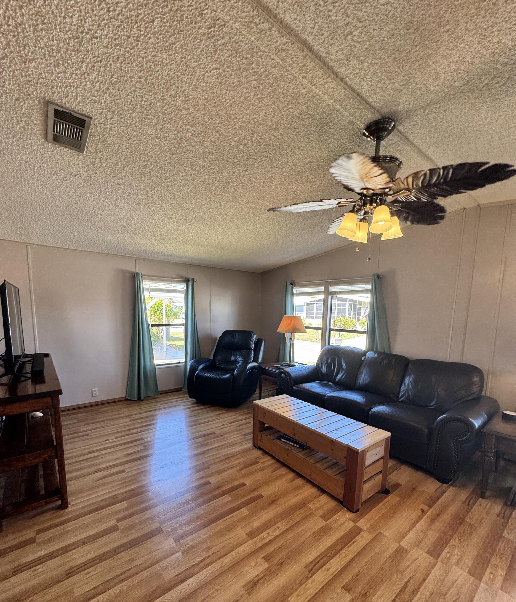 13953 Adelfa Avenue Fort Pierce, FL 34951 - Photo 20 of 37 IMG_0913