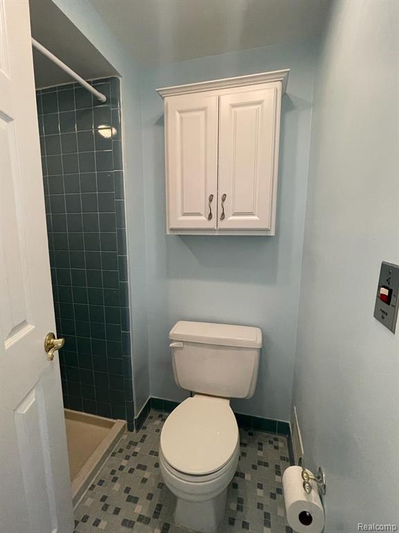 14056 Riverside Street Livonia, MI 48154 - Photo 23 of 44