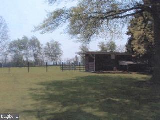 1040 Mt Pleasant Road Lebanon, PA 17042 - Photo 2 of 8 Gallery Image 2