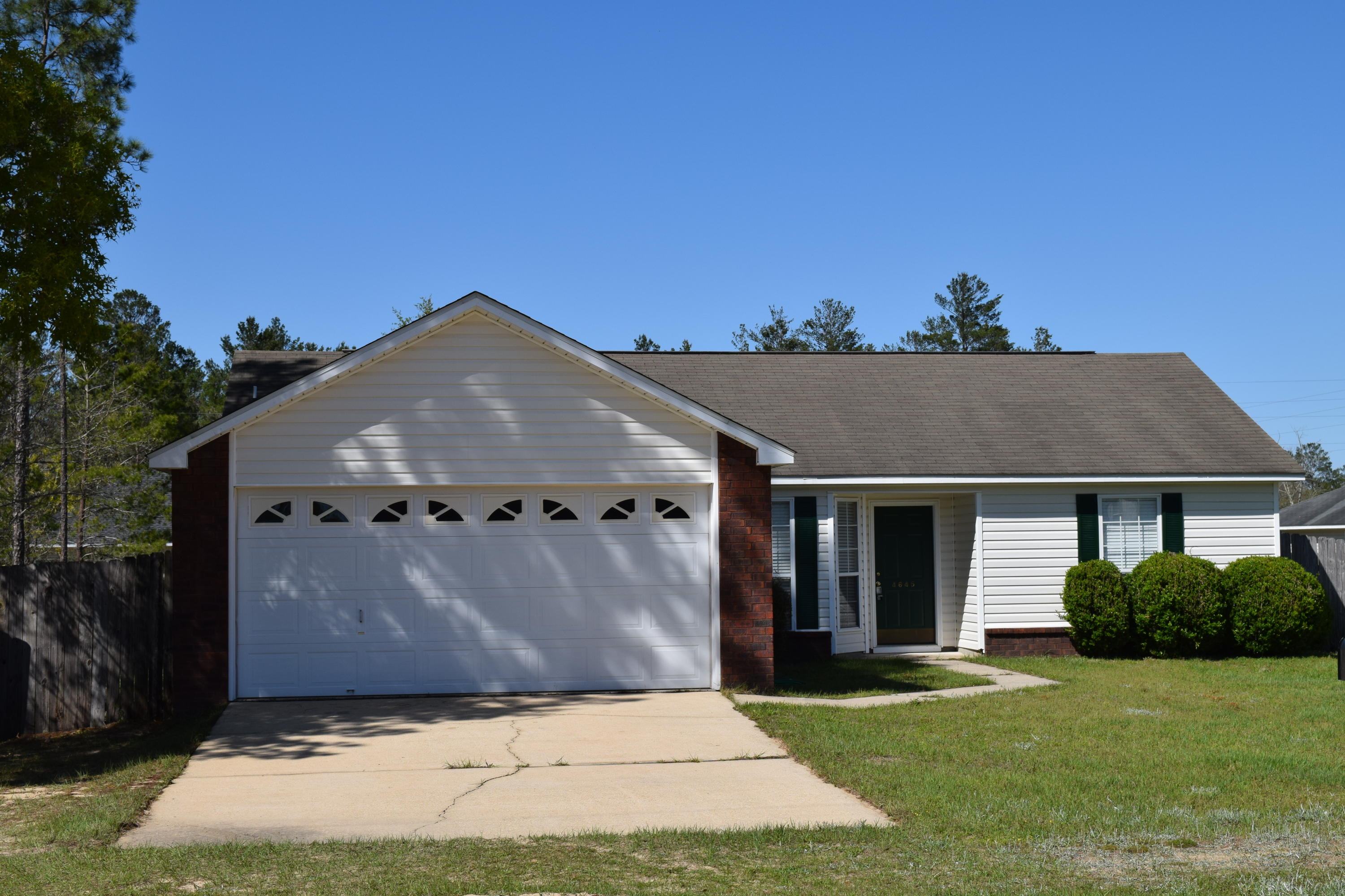 4645 Falcon Way Crestview, FL 32539 - Photo 2 of 20 Gallery Image 2
