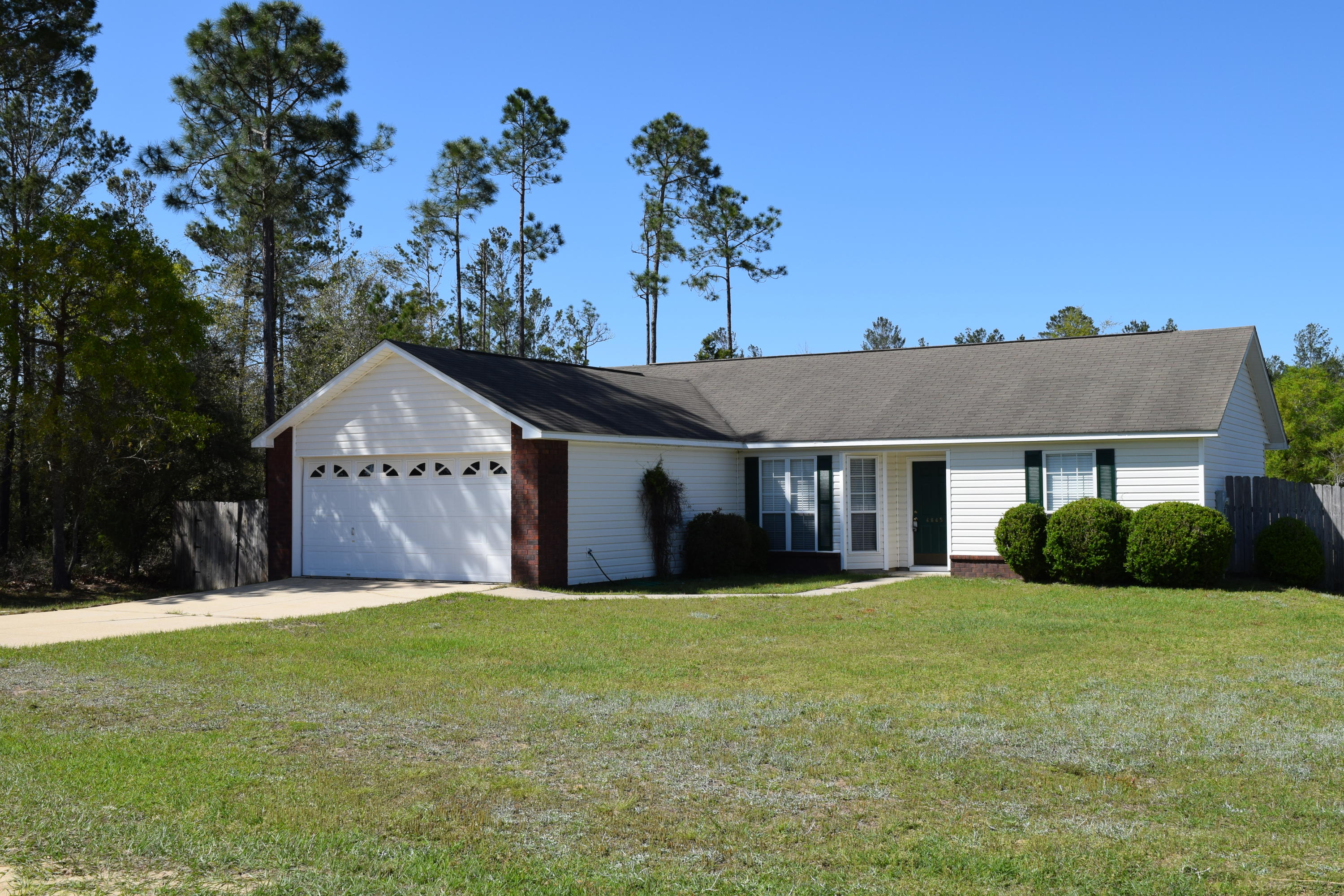 4645 Falcon Way Crestview, FL 32539 - Photo 3 of 20 Gallery Image 3
