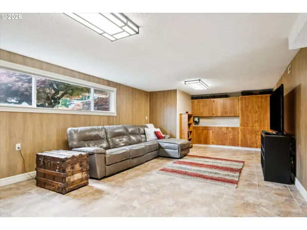 $725,000 | 7135 Monte Verde Drive, Gladstone, OR 97027