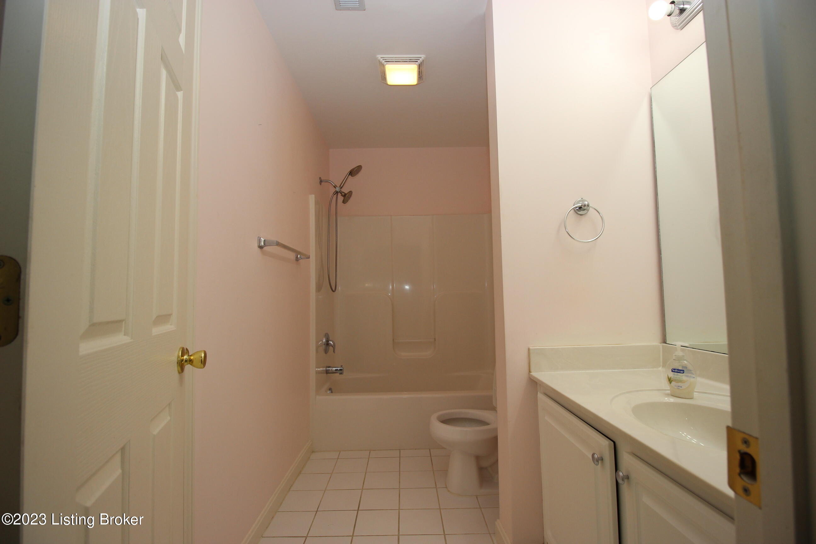 3014 Sprowl Road Jeffersontown, KY 40299 - Photo 15 of 26 IMG_1634