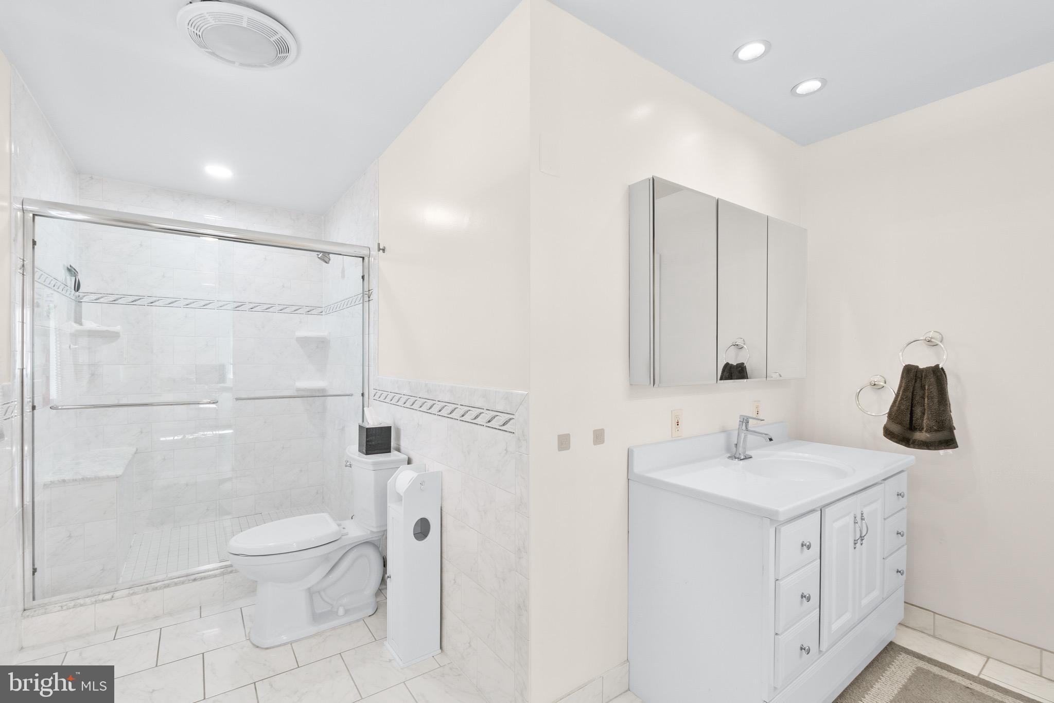 19005 Mt Airey Road Brookeville, MD 20833 - Photo 18 of 40 primary bathroom