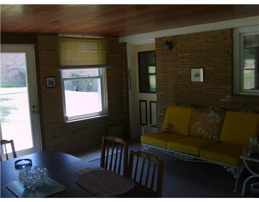 103 Ridgeside Road Pittsburgh, PA 15237 - Photo 12 of 17 Sunroom.