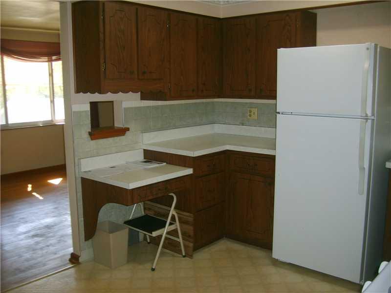 103 Ridgeside Road Pittsburgh, PA 15237 - Photo 6 of 17 Kitchen.