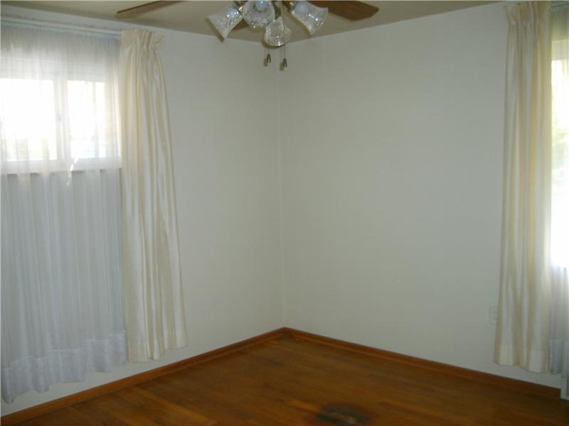 103 Ridgeside Road Pittsburgh, PA 15237 - Photo 7 of 17 Master Bedroom.