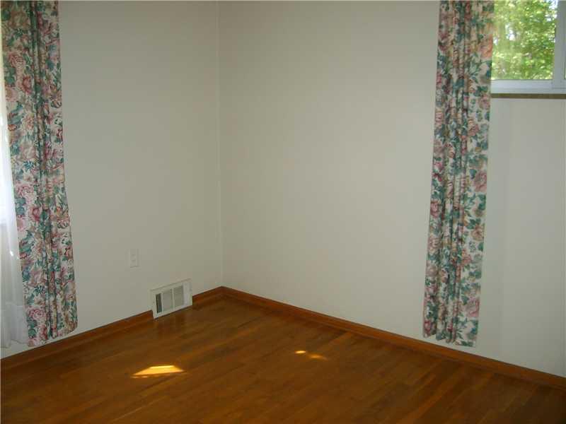 103 Ridgeside Road Pittsburgh, PA 15237 - Photo 8 of 17 Bedroom.
