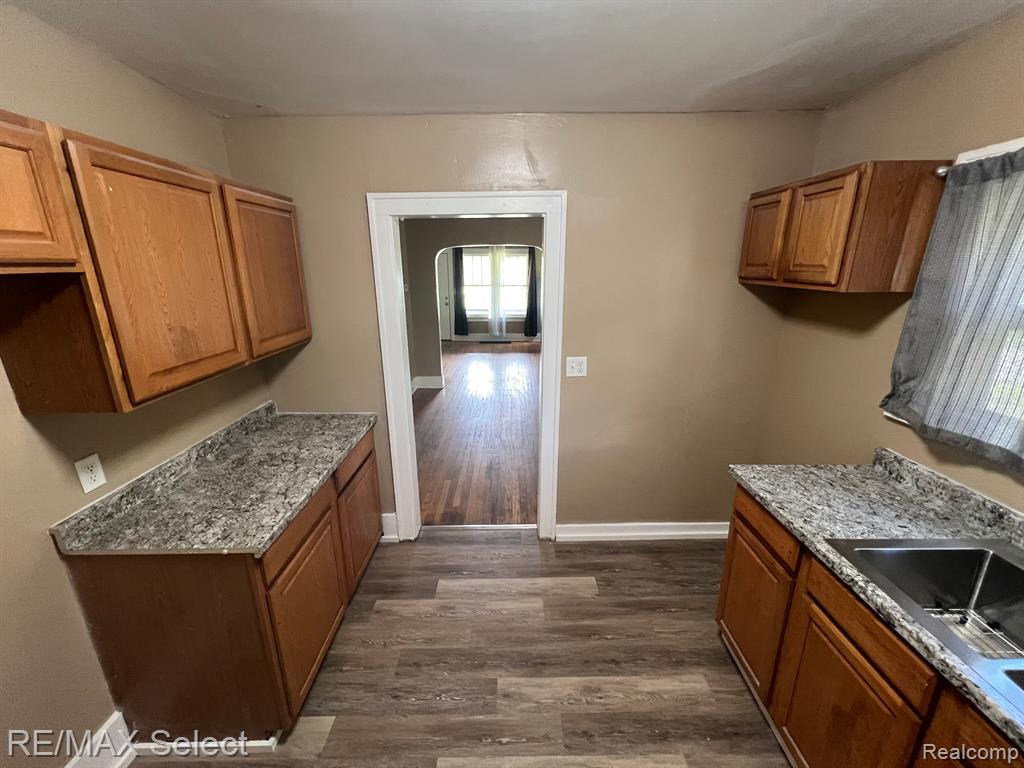 722 Perry Street Flint, MI 48504 - Photo 5 of 21 Gallery Image 5
