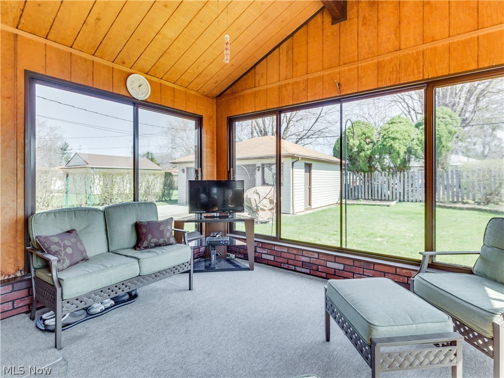 7189 Maplewood Road Parma, OH 44130 - Photo 10 of 20 3 Season sun room with newer carpeting.