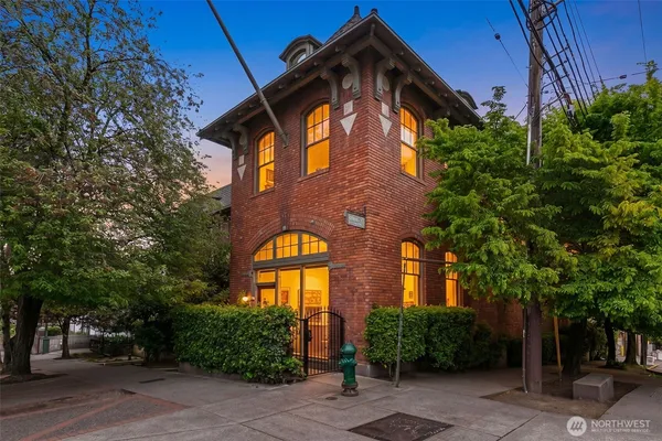 $1,325,000 | 1406 Harvard Avenue, Unit 10, Seattle, WA 98122