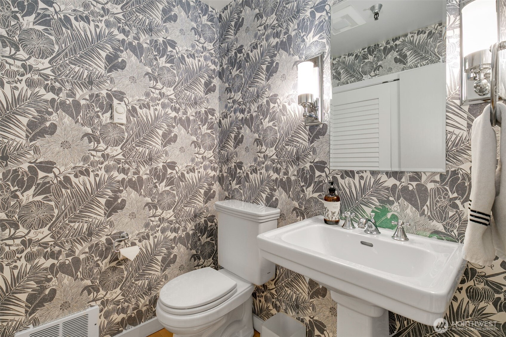 1406 Harvard Avenue, Unit 10 Seattle, WA 98122 - Photo 14 of 24