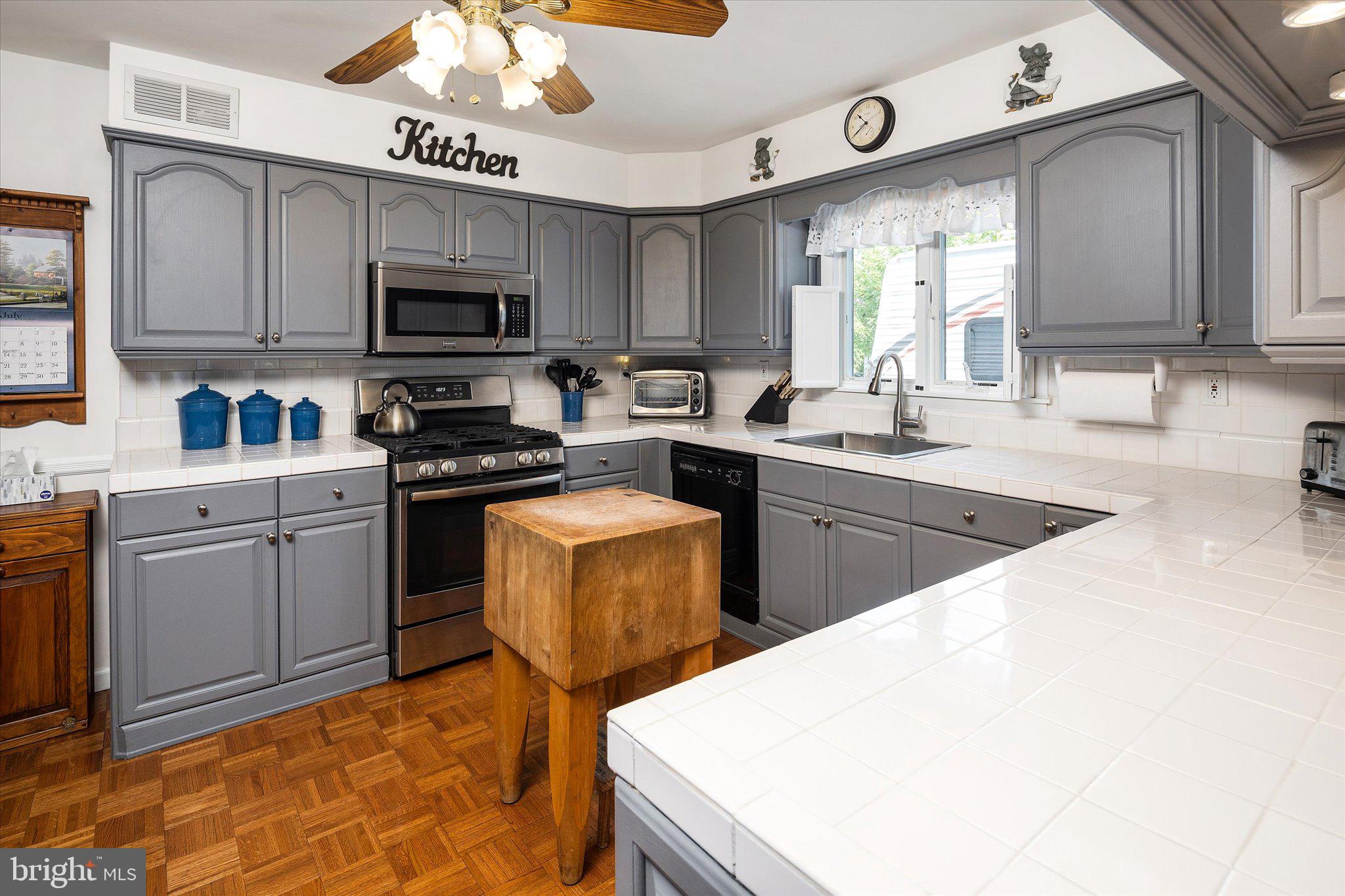 104 Jonathan Drive Hamilton, NJ 08690 - Photo 6 of 29